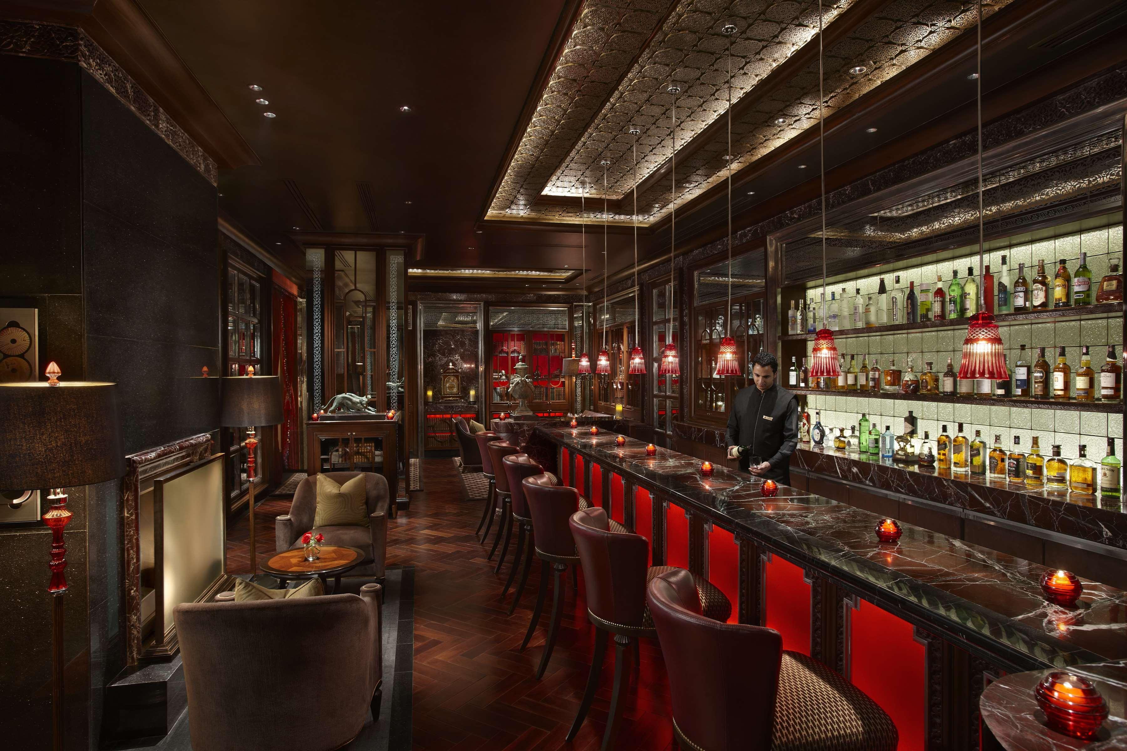 新德里里拉宫殿酒店 餐厅 照片 The bar at the Mandarin Oriental, New York