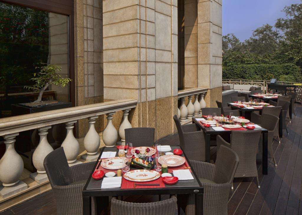 新德里里拉宫殿酒店 外观 照片 The Terrace at The Oberoi